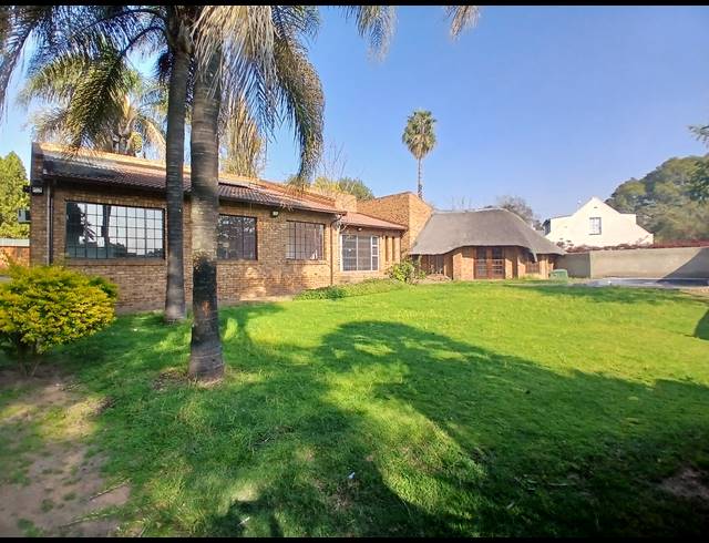 4 BEDROOM HOUSE FOR SALE IN PARKHILL GARDENS